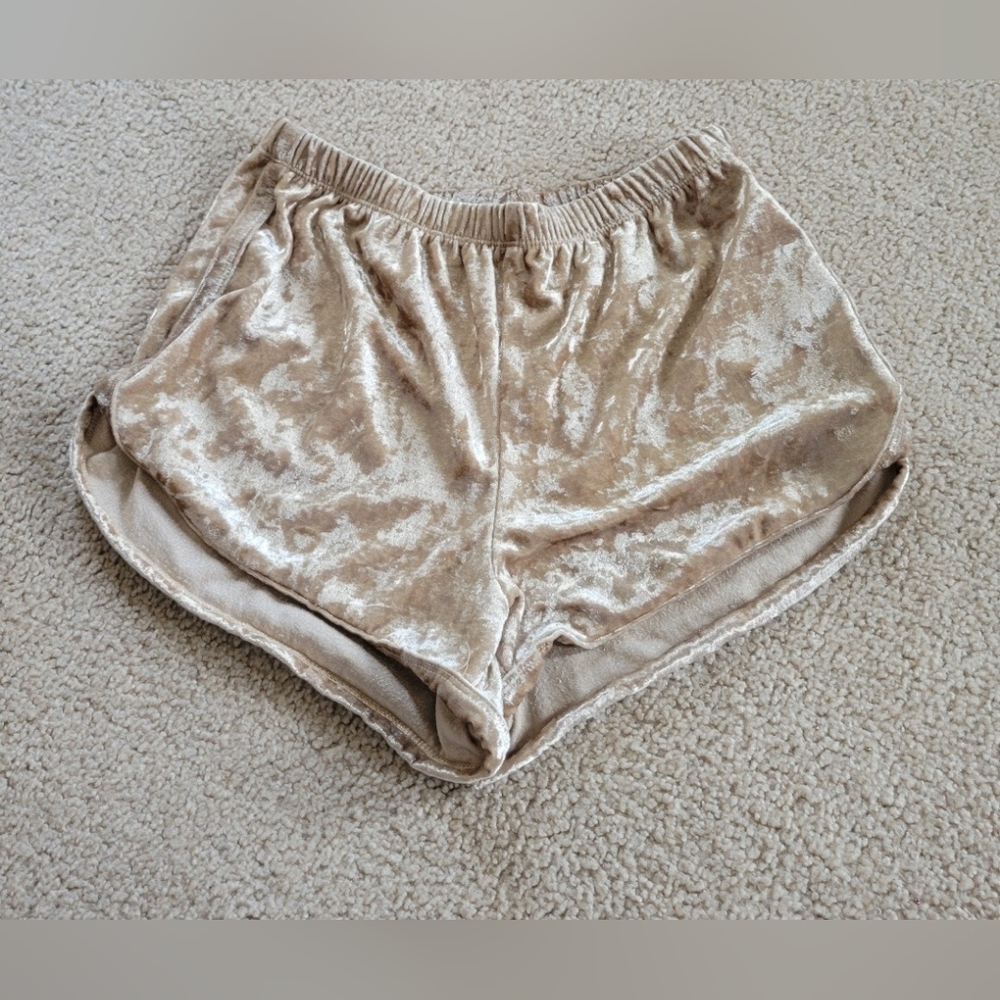Heart & Hips velour booty shorts cream tan color size medium
